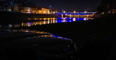 Uzhgorod 'un şehir gece manzarası