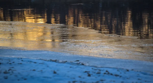 Гра Світла Сонця Льоду Води Гірській Річці — стокове фото