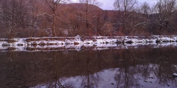 Górska Rzeka Zachodzie Słońca Zimie — Zdjęcie stockowe