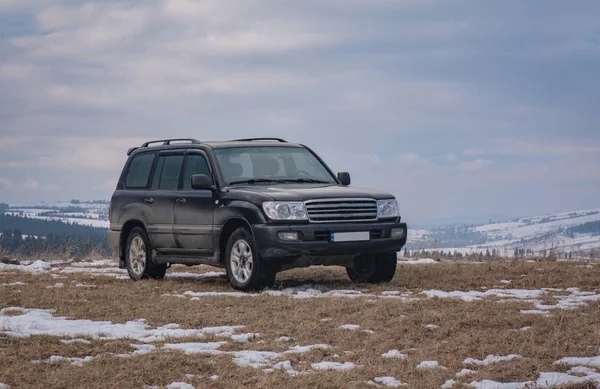 Suv Cestuje Zimě — Stock fotografie