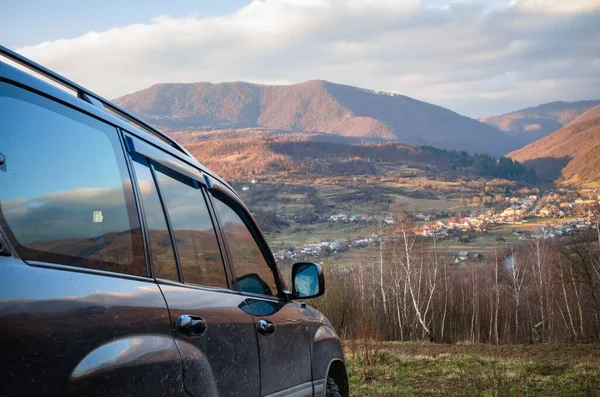 Suv Travels Carpathians — Stock Photo, Image