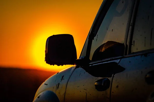 Suv Voyage Dans Les Carpates Sur Coucher Soleil — Photo