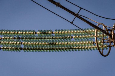 Karpat Dağları 'ndan geçen elektrik hatları