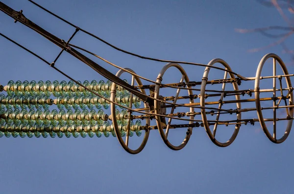 カルパチア山脈を通る送電線 — ストック写真