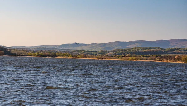 Vânt Puternic Lac Apusul Soarelui — Fotografie, imagine de stoc