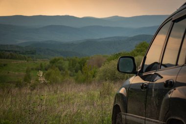 Ovadaki fırtınalı arazi aracı ile