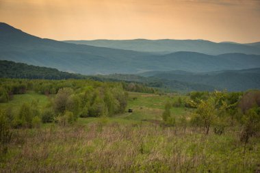 Ovadaki fırtınalı arazi aracı ile