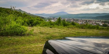 Ovadaki fırtınalı arazi aracı ile