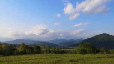 Karpat dağlarında ilkbahar manzarası