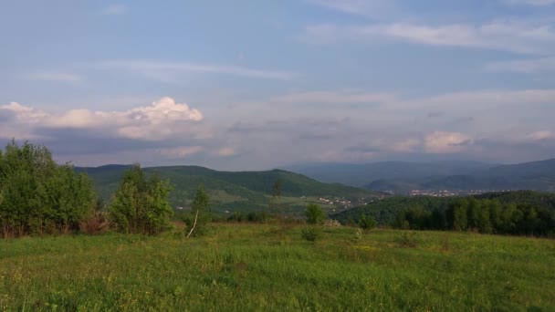 Karpat Dağlarında Ilkbahar Manzarası — Stok video