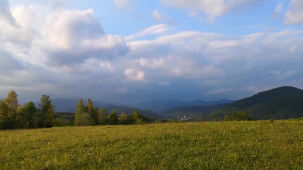 Paesaggio Primaverile Nelle Montagne Dei Carpazi — Video Stock