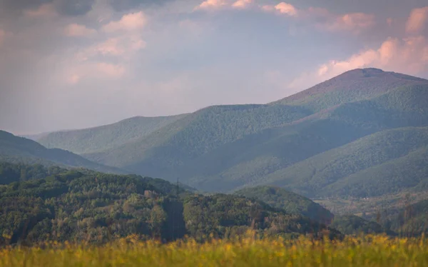 Peisaj Primăvară Munții Carpați — Fotografie, imagine de stoc