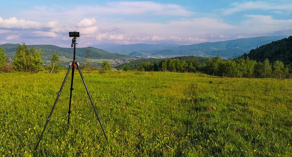 Smartphone shoots video in the Carpathians