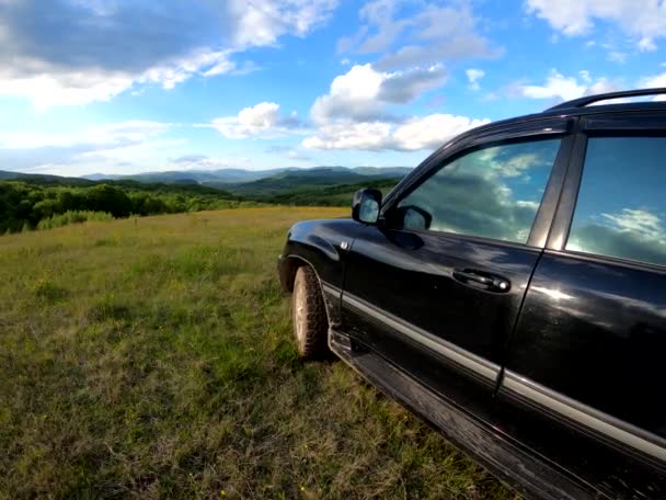 Suv Podróżuje Karpatach — Wideo stockowe