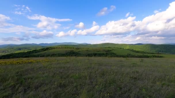 Подорожі Позашляховиків Карпатах — стокове відео