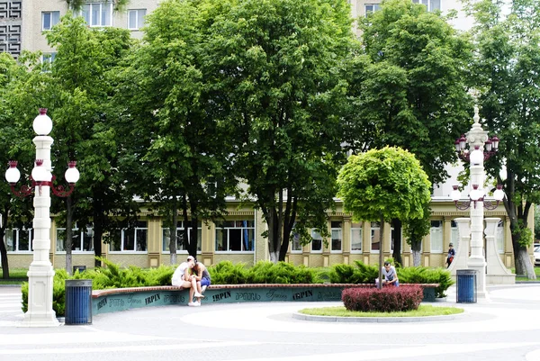 Ruhe Den Gassen Eines Sommerparks — Stockfoto