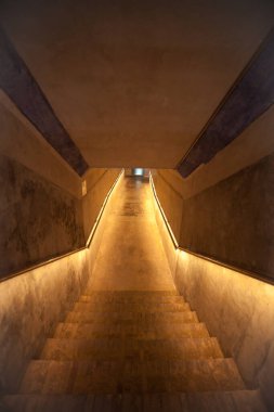 Valencia, İspanya - 9 Mart 2019: İspanya İç Savaşı 'nın uçaksavar sığınağı Valencia Serranos caddesinde