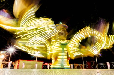 Tema parkında hız ışıklarını döndürme