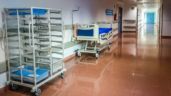 Manises Valencia Espagne Octobre 2018 Couloir Hospitalier Avec Civière Chariot Images De Stock Libres De Droits