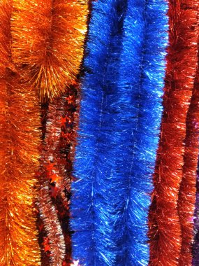 Çok renkli Noel çelengi. Parlak tatil geçmişi