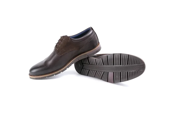 Mannlige sko i brunt lær – stockfoto