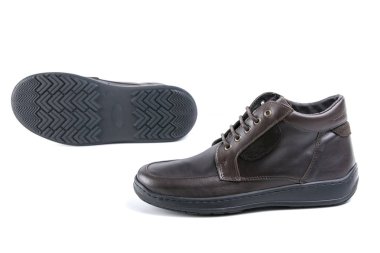 kahverengi deri erkek çizmeler