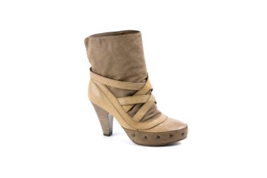 Beyaz arka plan üzerinde deri ayakkabı