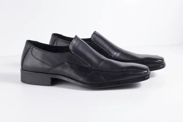Sapatos de qualidade em fundo branco, produto isolado, vista superior — Fotografia de Stock