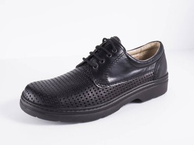 Siyah arka plan, izole ürün, üst görünümü üzerinde erkek ayakkabı