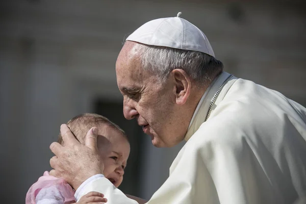 Papst Franziskus während einer wöchentlichen Zeremonie — Stockfoto