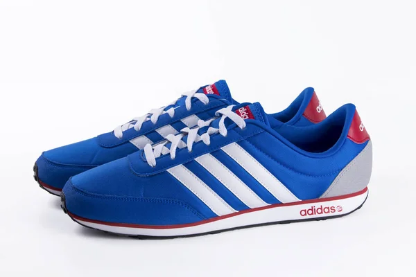 Adidas blauwe Sneaker — Stockfoto
