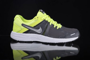 Nike çalıştıran çizmeler