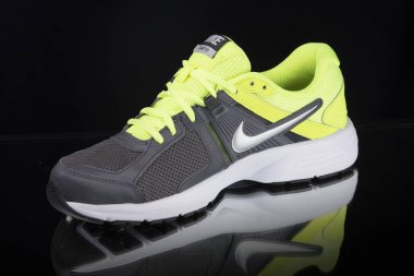 Nike çalıştıran çizmeler