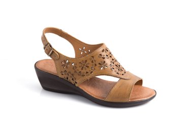 Beyaz arka planda, kadın kahverengi Sandal izole ürün.