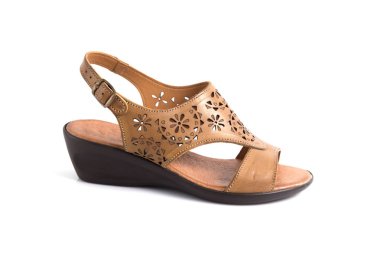 Beyaz arka planda, kadın kahverengi Sandal izole ürün.