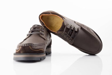 Erkek kahverengi deri ayakkabı