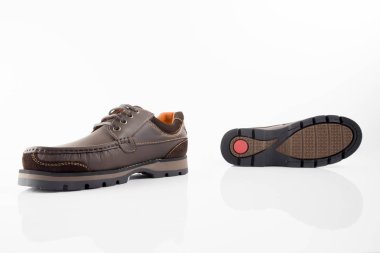 Erkek kahverengi deri ayakkabı