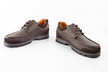 Erkek kahverengi deri ayakkabı