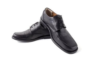 Beyaz arka planda siyah deri Erkek Ayakkabı.