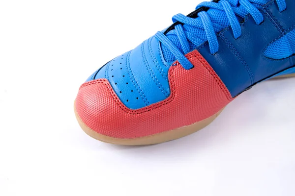 Manliga blå och röd läder Sneaker på vit bakgrund — Stockfoto