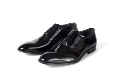 Beyaz arka planda siyah deri erkek Klasik Ayakkabı