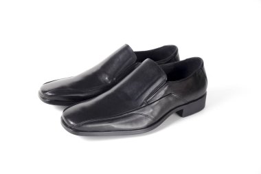 Beyaz arka planda siyah deri erkek Klasik Ayakkabı