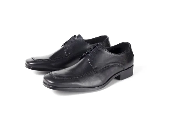 Chaussures classiques en cuir noir masculin sur fond blanc — Photo
