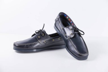 Beyaz zemin üzerine mavi deri Erkek Ayakkabı