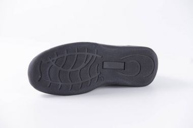 Beyaz arka planda siyah deri Erkek Ayakkabı