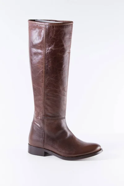 Bota de cuero marrón femenino — Foto de Stock