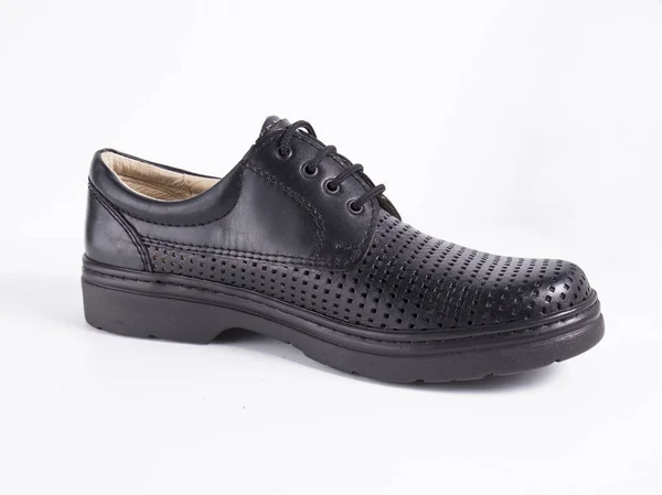 Mannelijke zwart lederen schoen op witte achtergrond — Stockfoto