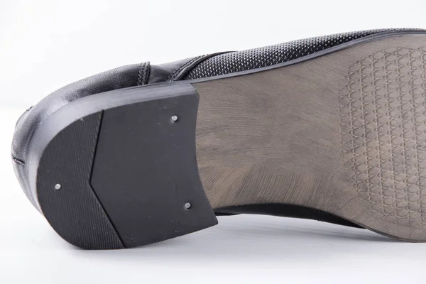 Beyaz arka planda siyah deri Erkek Ayakkabı