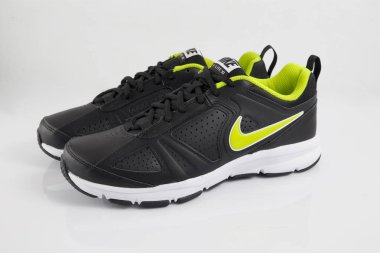 Nike spor ayakkabı koşu