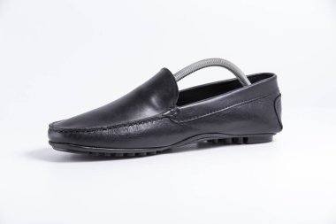 Beyaz arka planda siyah deri Erkek Ayakkabı